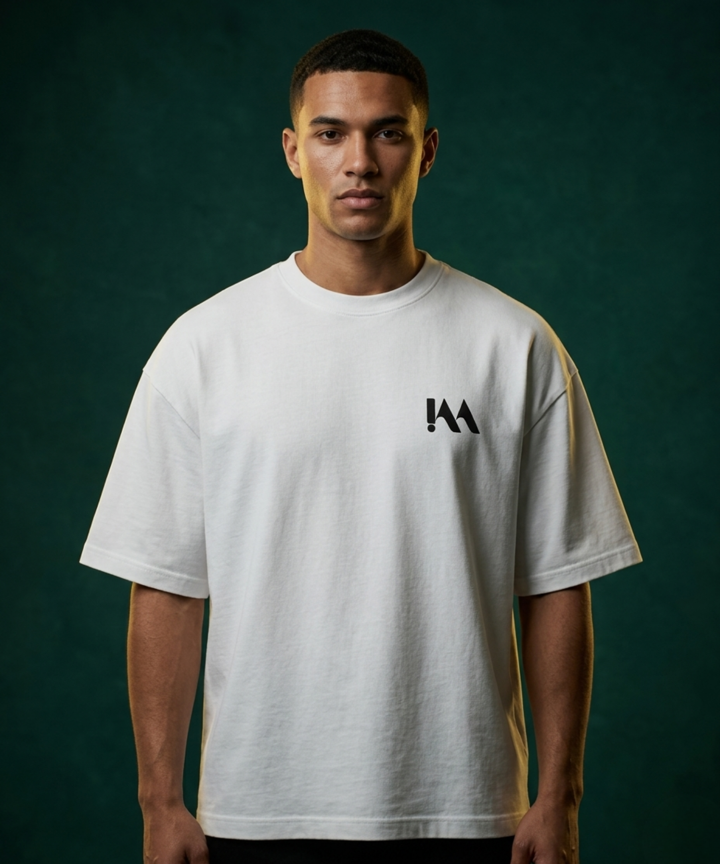 Essential White T-shirt-Box-Fit