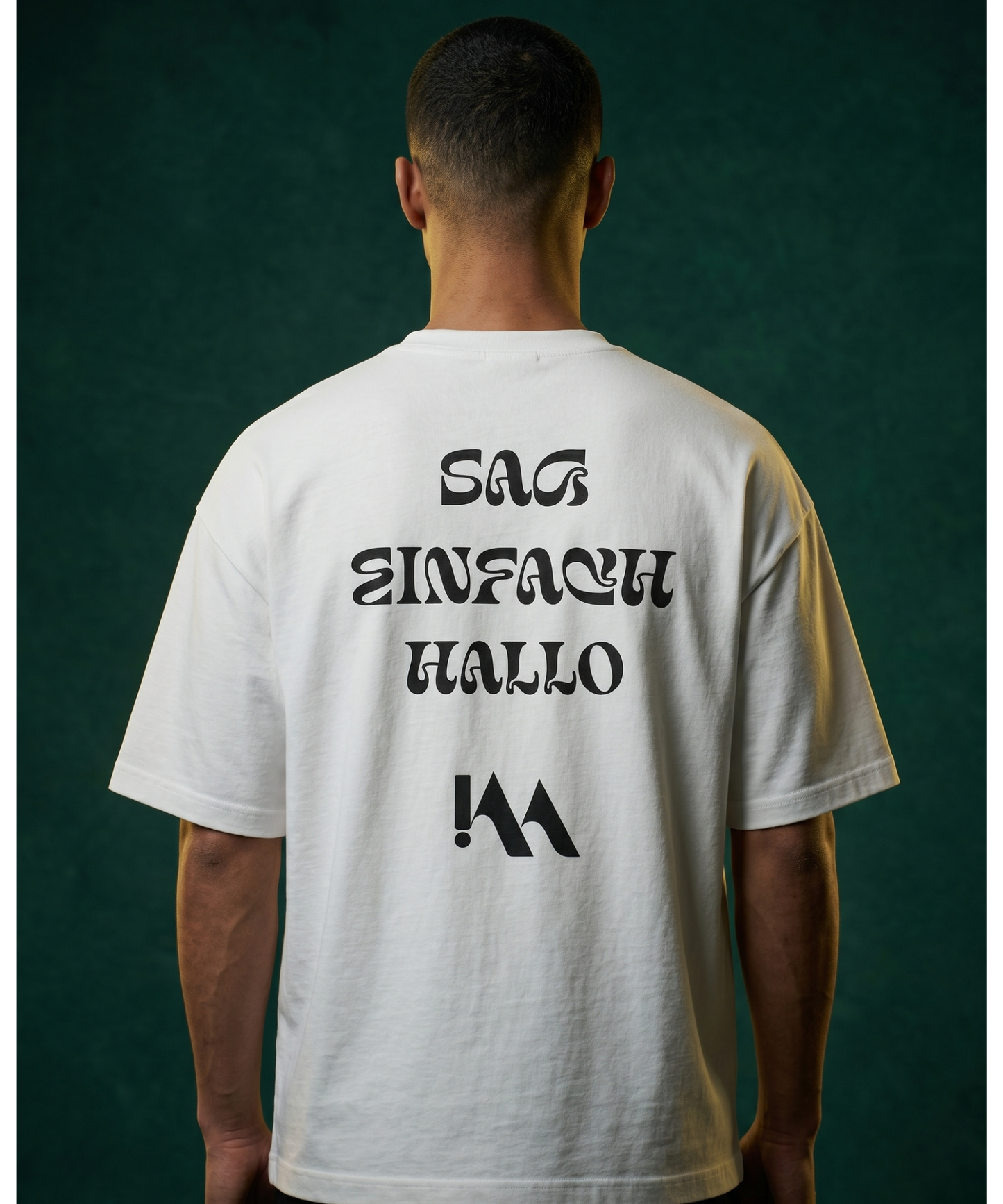 Essential White T-shirt-Box-Fit